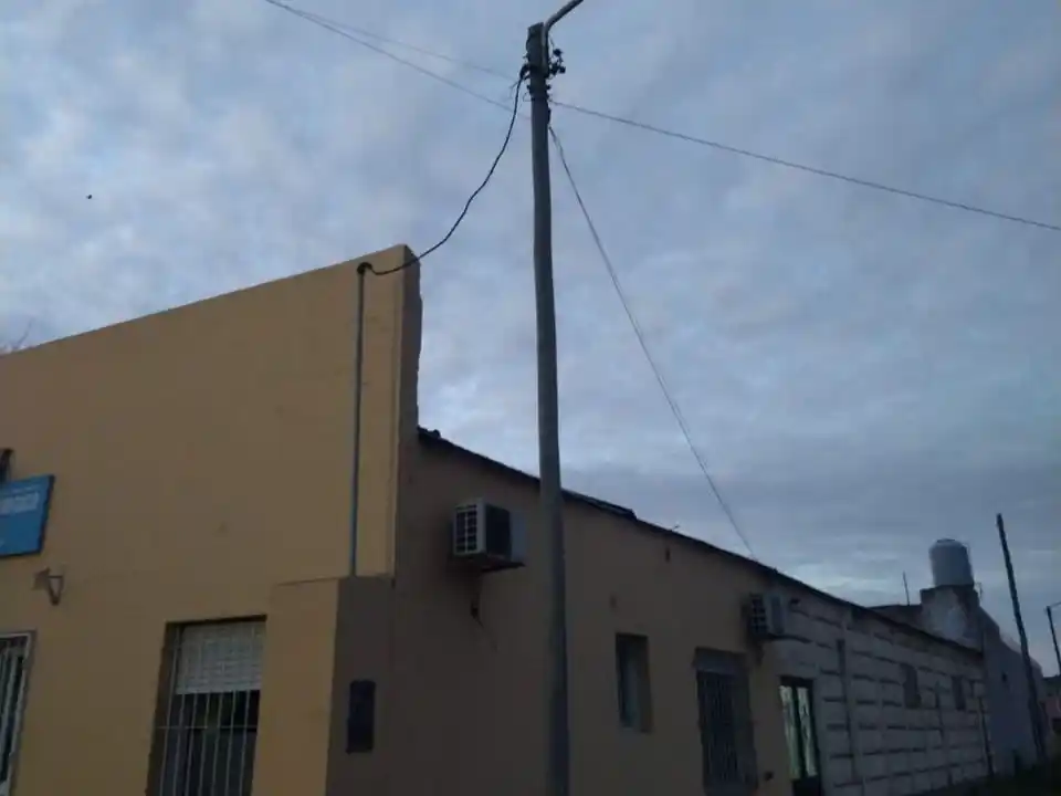 Robaron cables del centro de salud de Barrio Metalúrgico.