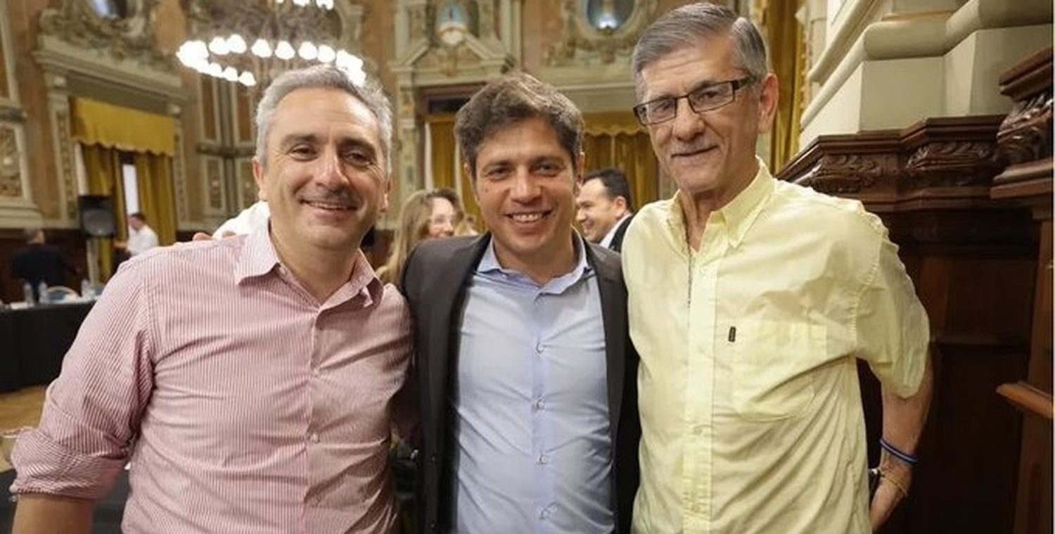 La foto que compartió Larroque en sus redes sociales junto al Gobernador y Gasparini.