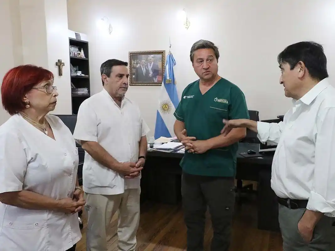 El responsable de la cartera Sanitaria tucumana, doctor Luis Medina Ruiz, mantuvo un encuentro con Adrián Alasino, director de la Escuela Superior de Medicina de Mar del Plata.