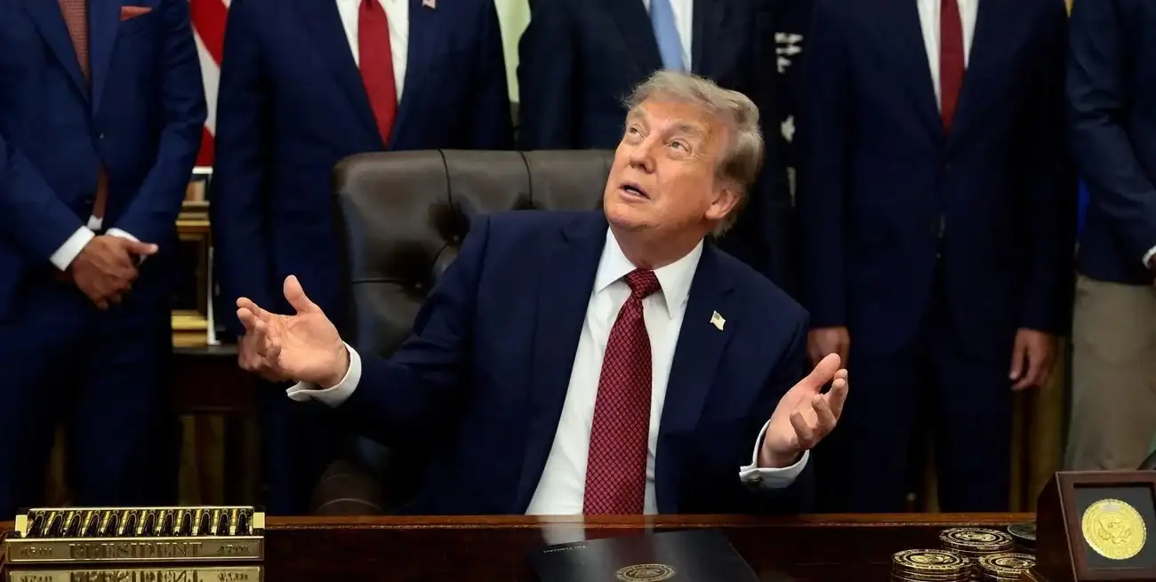 Trump aplicará una tasa general del 10% a las exportaciones argentinas, pero dejará fuera del nuevo muro arancelario los bienes incluidos en el pacto bilateral. Foto: REUTERS / Evelyn Hockstein.