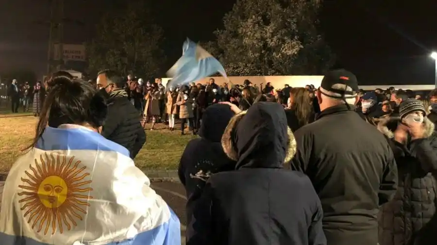 Tras el cacerolazo en Pilar, la abogada de Lázaro Báez analiza "otras alternativas" para el arresto domiciliario