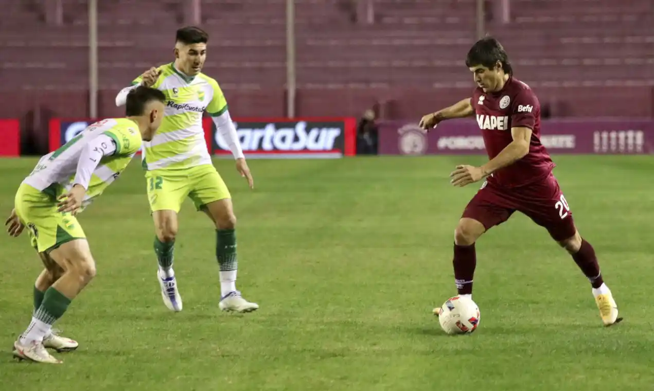 En inferioridad numérica, Defensa logró rescatar un punto ante Lanús