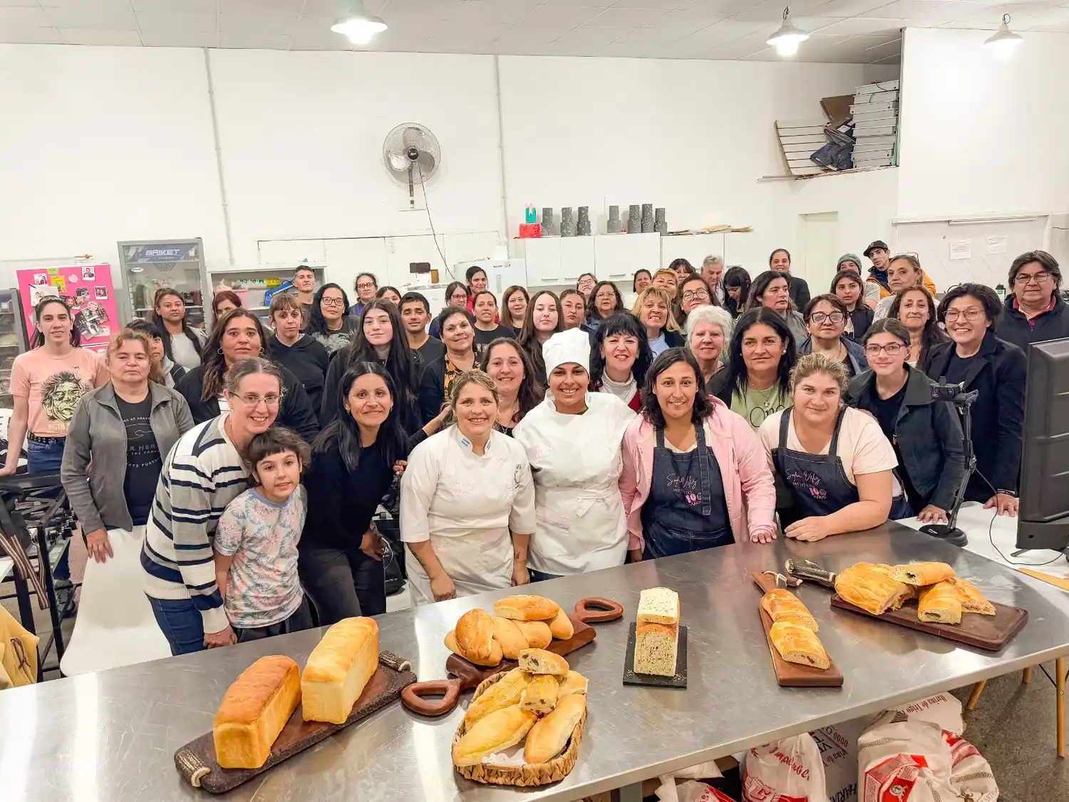 Las cursantes, junto a Sofía Véliz.