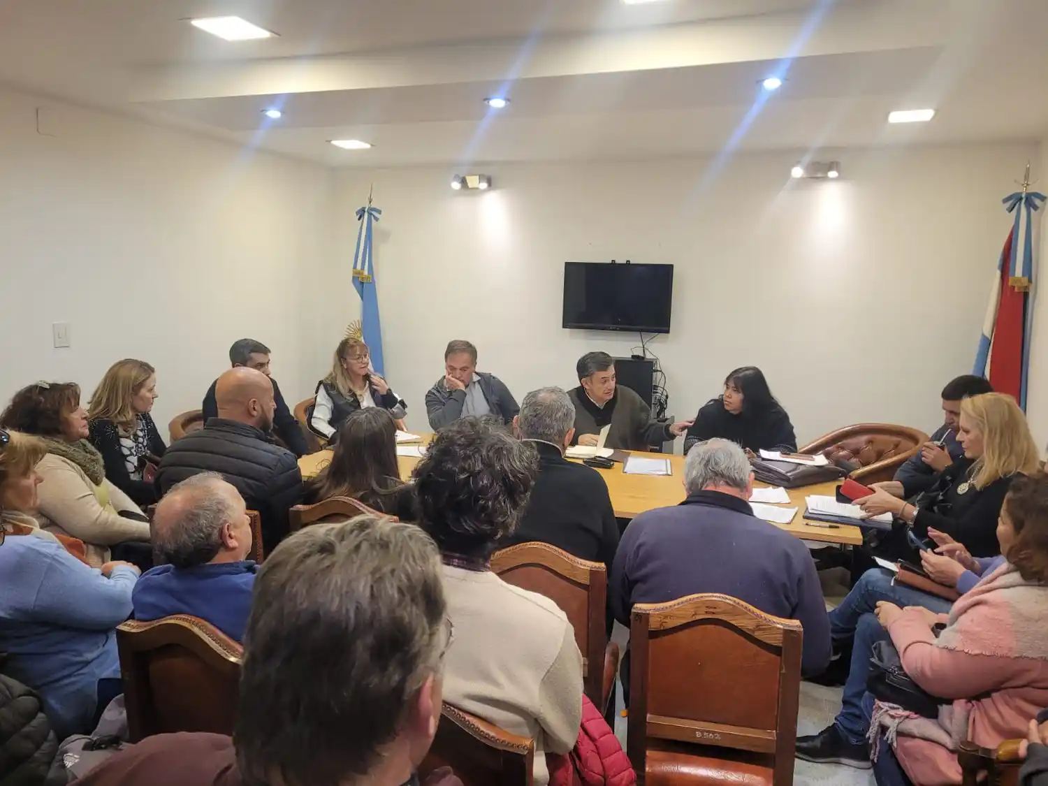 Senadores justicialistas reciben a los gremios e intendentes por el proyecto oficial