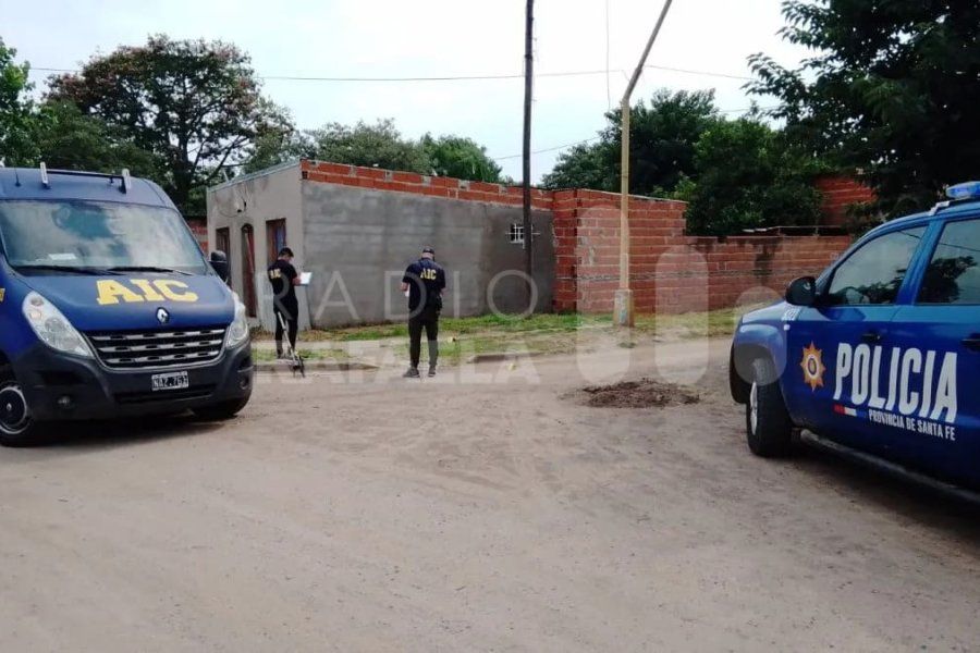 Macabro hallazgo en la región: encontraron a dos bebés sin vida enterrados en el patio de una casa en Cañada de Gómez