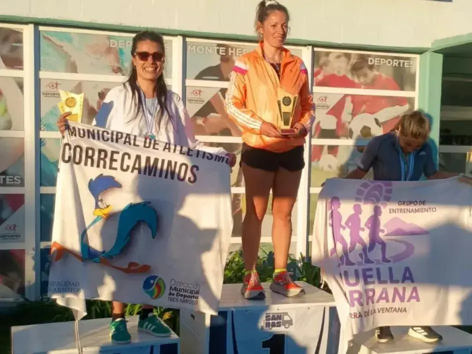 En el segundo peldaño Marianela Taboada de los Correcaminos