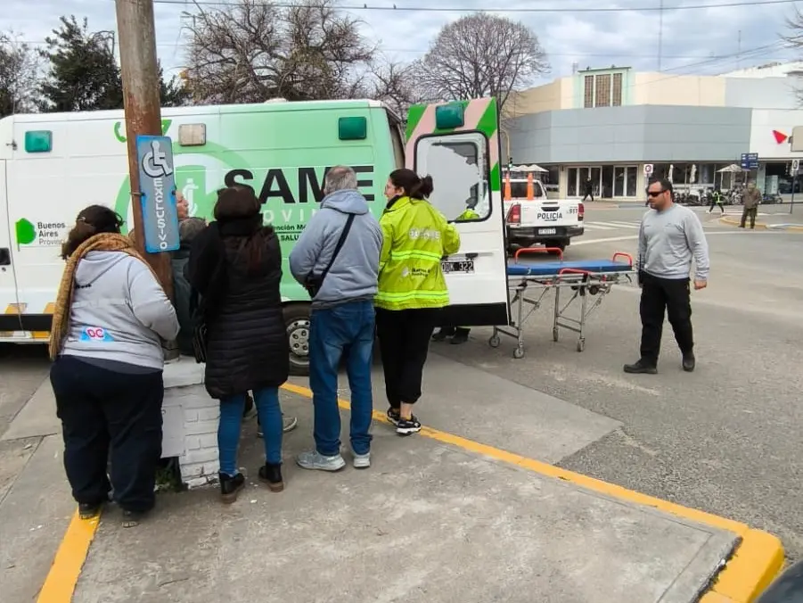 Un hombre con lesiones, tras ser chocado en el estacionamiento de 59 y 64