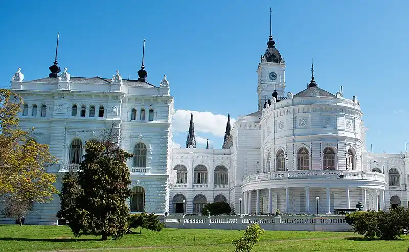 “Gestapo anti sindical”: Allanaron la municipalidad de La Plata
