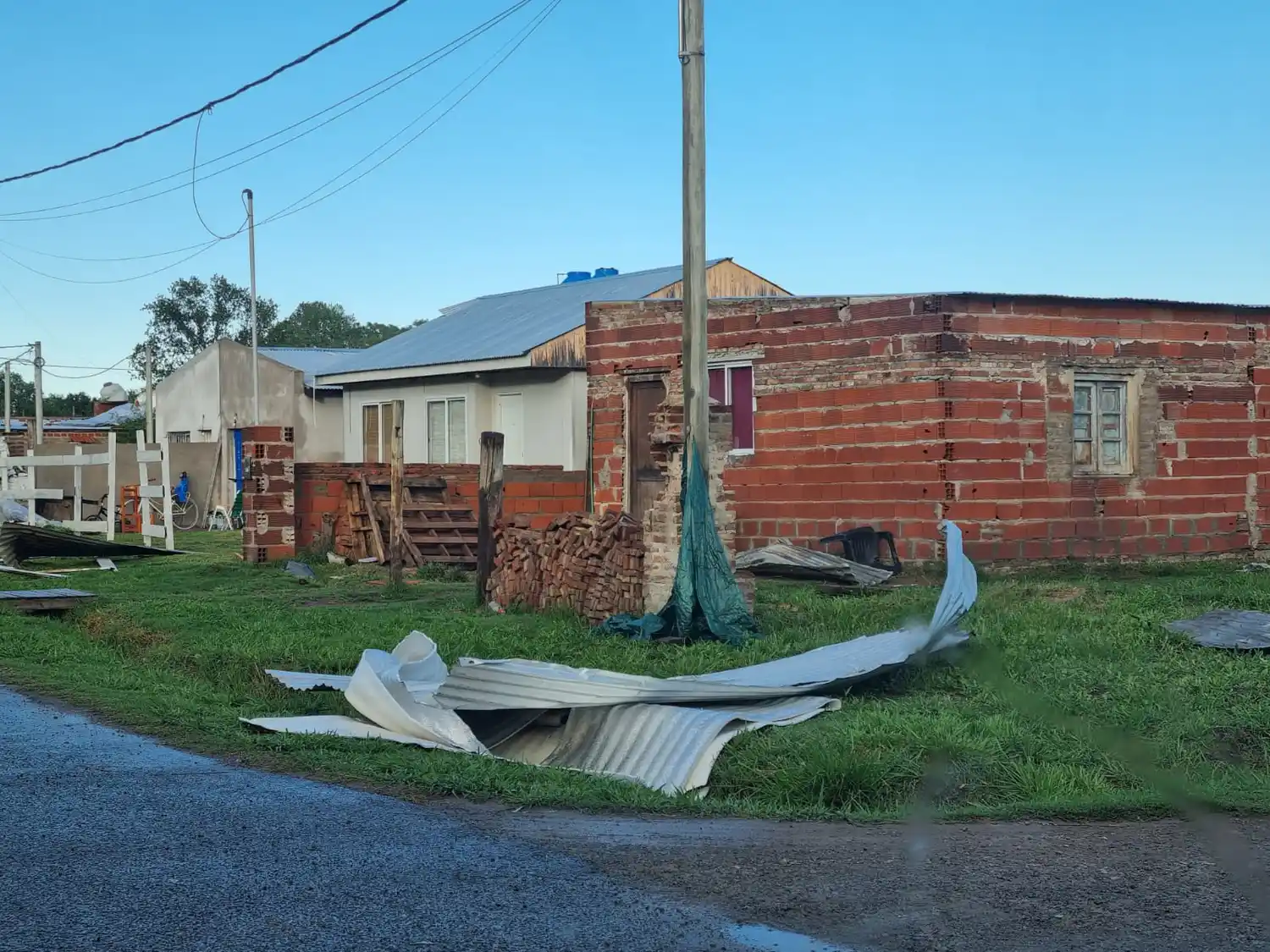 Giles sufrió el temporal con ráfagas de vientos que llegaron a los 100 kilómetros por hora