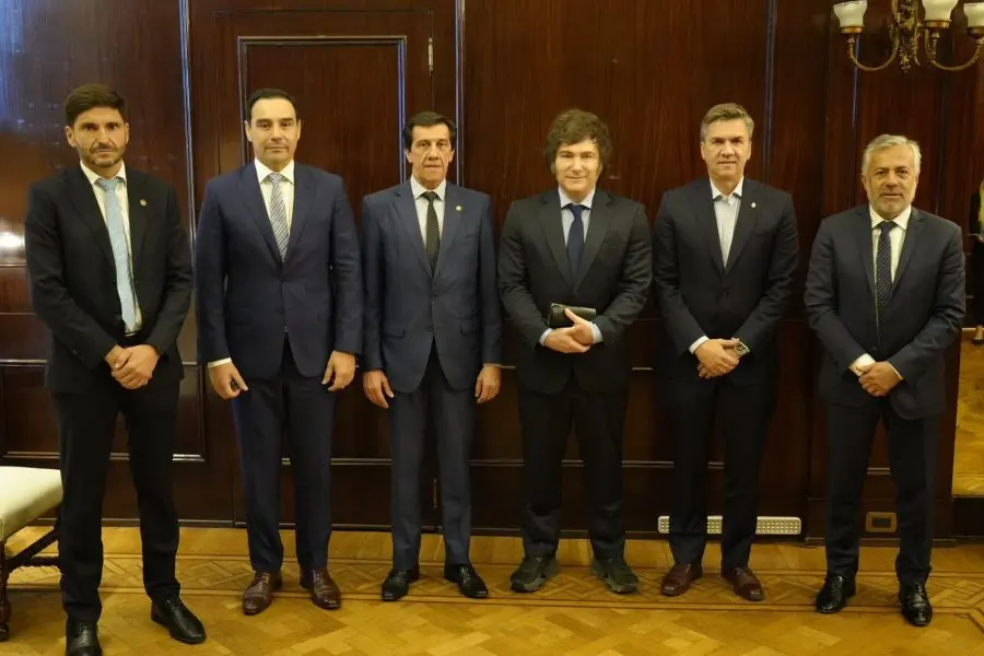 Pullaro participó junto a gobernadores radicales de una reunión con el Presidente Milei