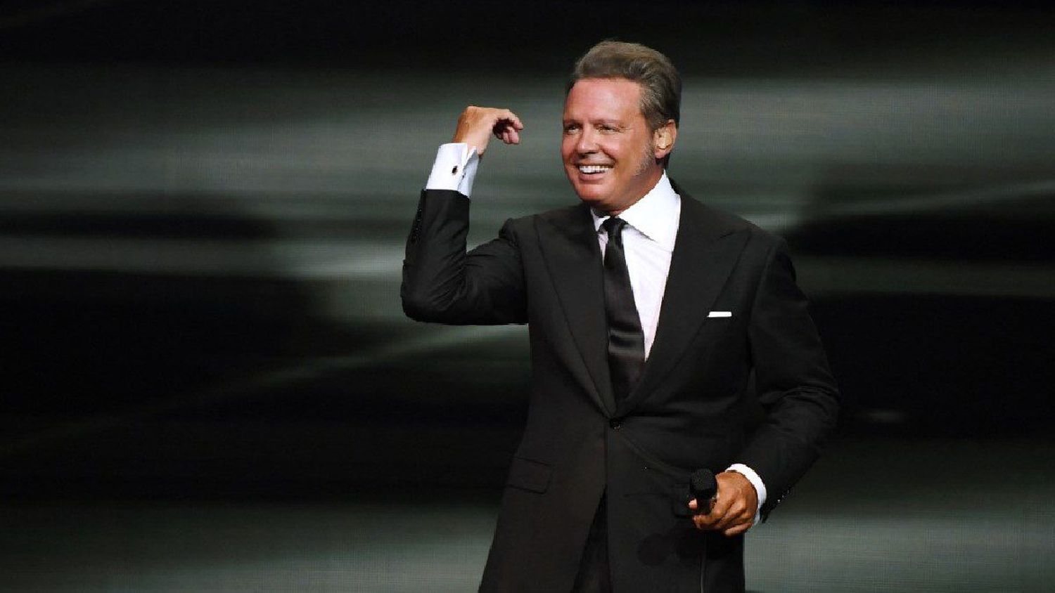 «La teoría de la OREJA»: la curiosa prueba de una tuitera que «salva» a Luis Miguel (foto)