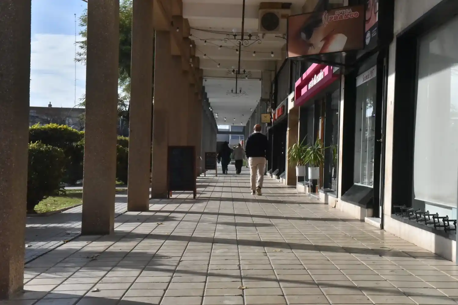 Comerciantes esperan que San Sale ayude a revertir la caída de ventas: “Llegó para quedarse"