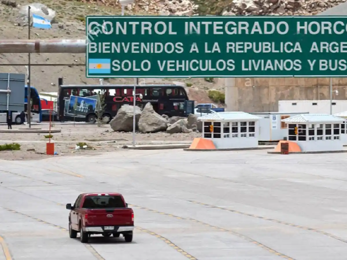 El Gobierno definió criterios para establecer "corredores seguros" de ingreso al país