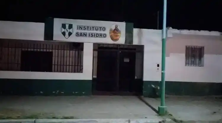 Un alumno tucumano murió atrapado en la reja de una escuela