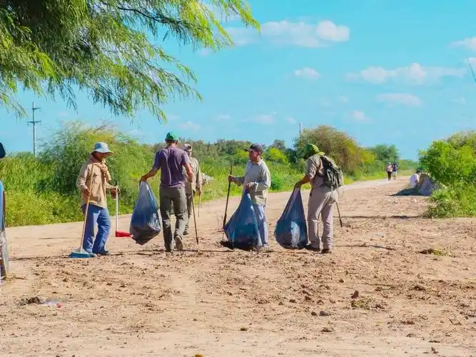 Familias de la zona de Las Lomitas
lentamente regresan a sus hogares