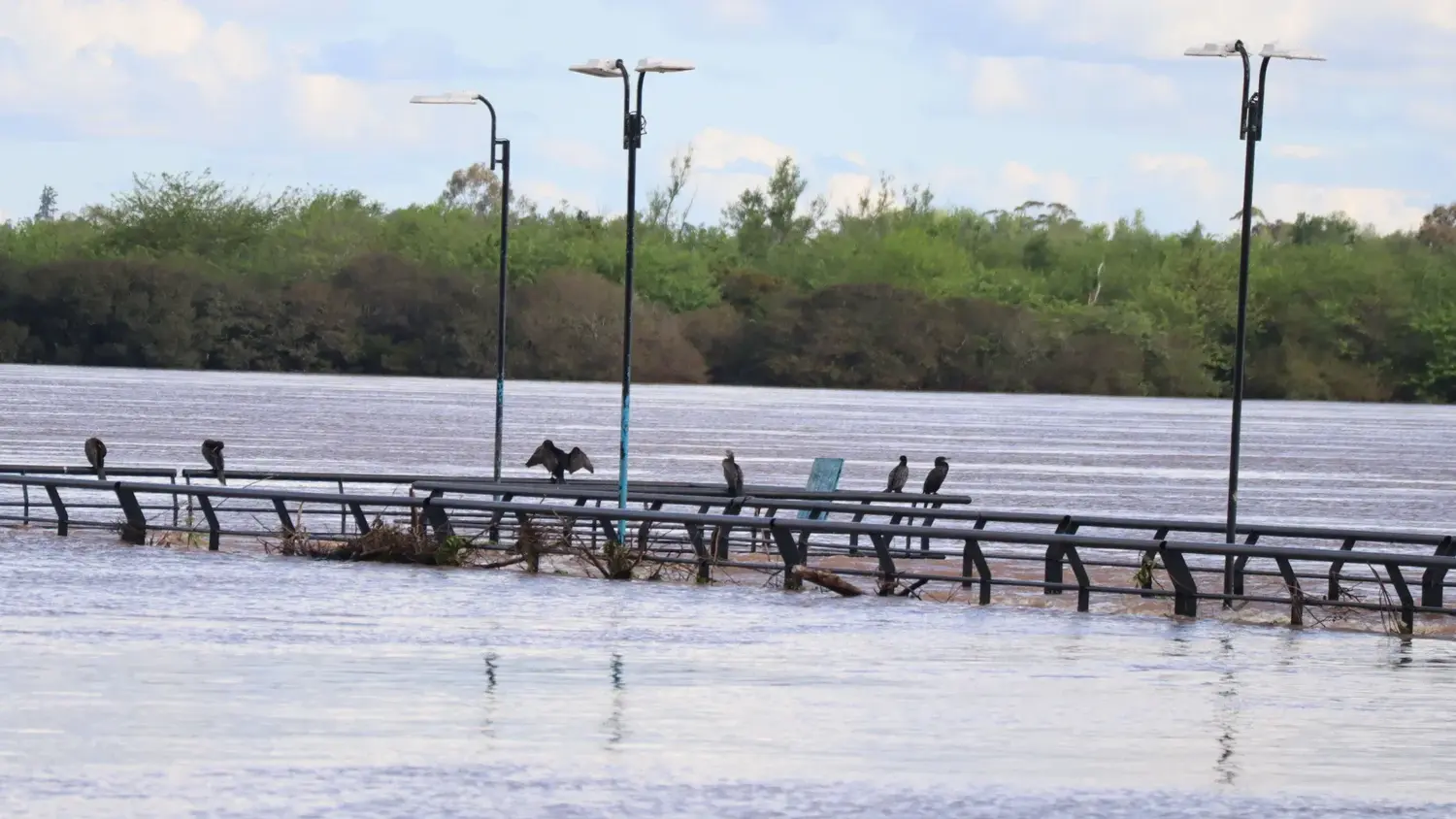 Salto Grande: el embalse tenderá a los 34,30 metros y se mantendrán los controles sobre los caudales evacuados