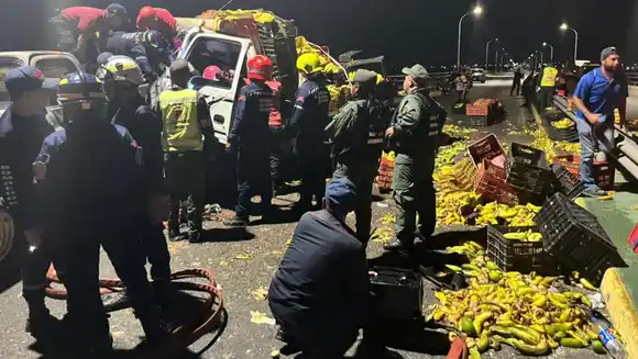 Dos personas perdieron la vida en aparatoso accidente de tránsito en el puente sobre el Lago de Maracaibo