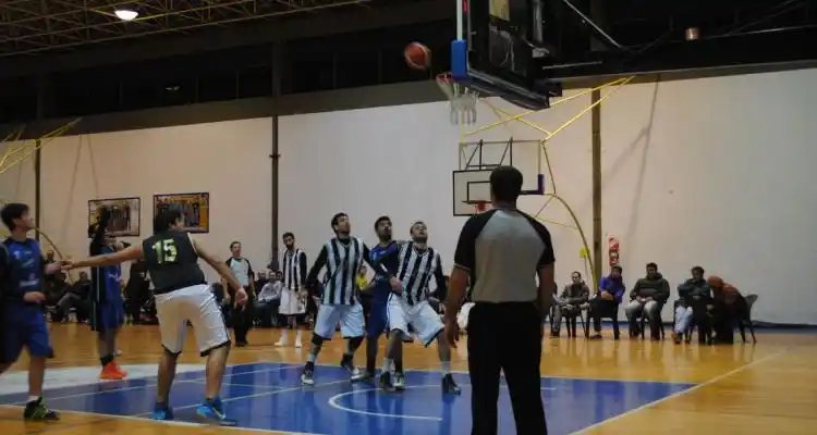 Náutico ganó la doble fecha y se prende nuevamente