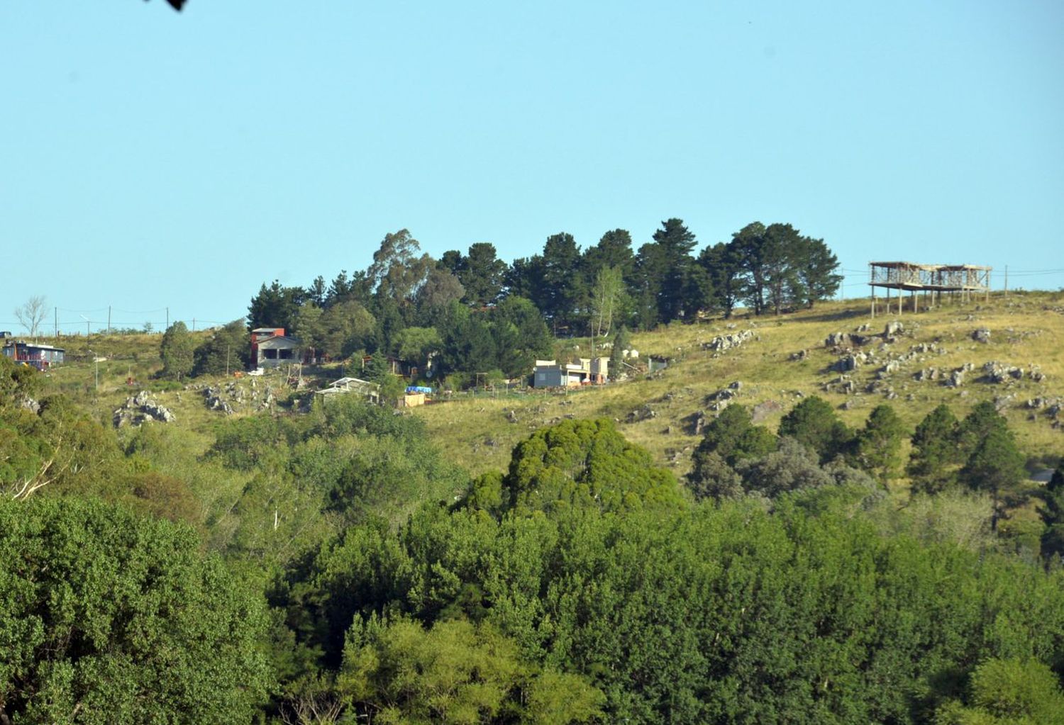 Pese a la declaración como Zona Especial de Interés Ambiental, denunciaron que se sigue construyendo en Villa del Lago