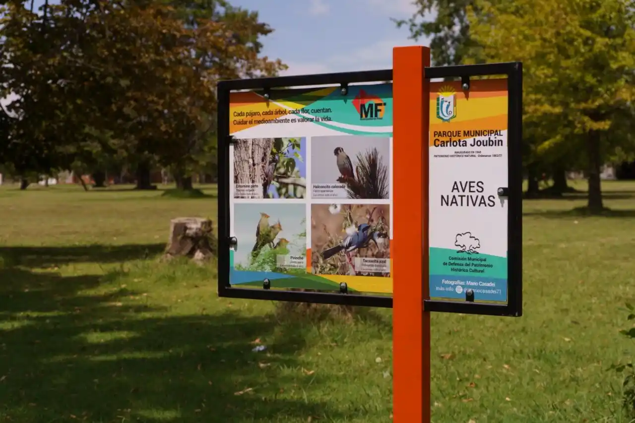Identifican con cartelería las aves nativas del Parque Municipal “Carlota Joubin”