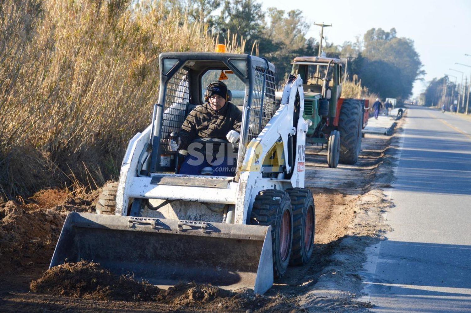 Gobierno venadense trabaja fuerte para acondicionar calles y cordones cuneta