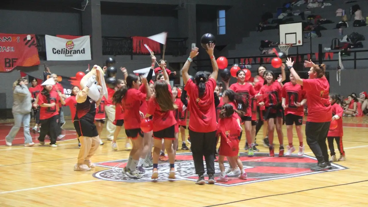 Independiente disfrutó con la alegría de las basquetbolistas.