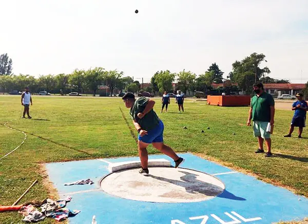 Escuela de atletismo participó en un campeonato en Mar del Plata y Azul