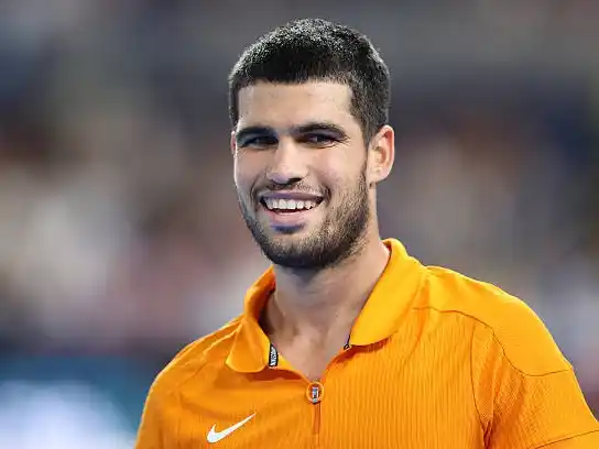 Alcaraz cambia de rumbo en su mejor momento.