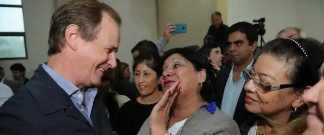 Gustavo Bordet confirmó la reducción del 50% de las cargas provinciales en la factura de luz