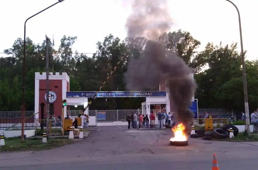 Despidos en Fray Luis Beltrán: advierten que quieren «desmantelar» todas las áreas productivas del Estado