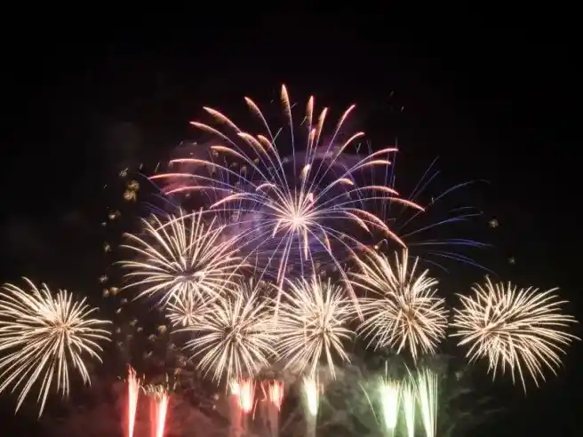 Impacto. El que generan los ruidos de los fuegos artificiales.