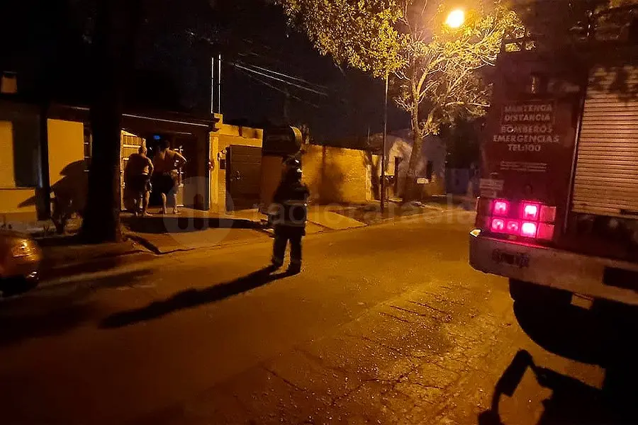Se encontró con gran cantidad de humo en el garaje y se asustó: tuvieron que intervenir los Bomberos