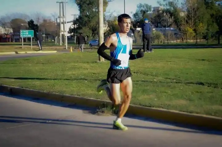 Ance y Curuchet, campeones provinciales de Media Maratón