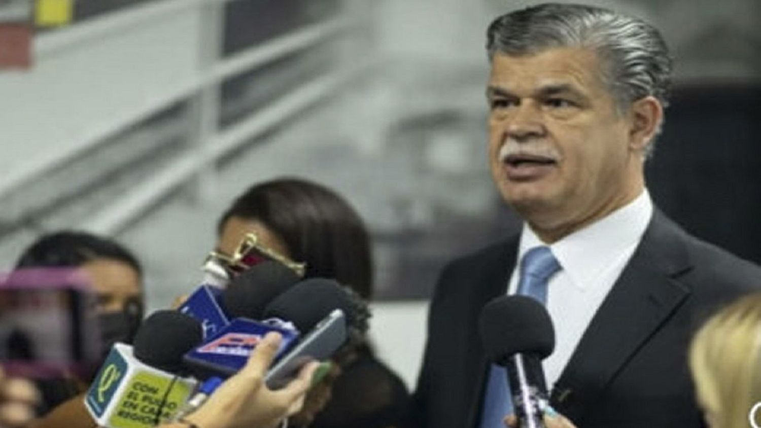 ASOCIACIÓN BANCARIA pide «REESTRUCTURAR la DEUDA EXTERNA» para permitir ingreso de NUEVAS INVERSIONES