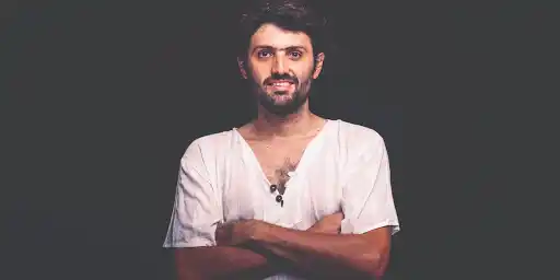 Con 16 años de trayectoria musical, Joaquín ha dejado su huella en grandes escenarios.