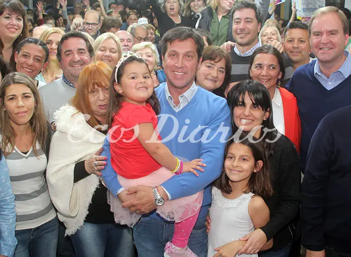 Cerró su campaña Rojas