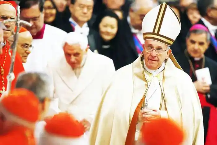 Cómo afectará la muerte de Benedicto XVI  al pontificado de Francisco