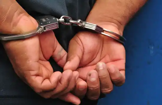 A la espera de dos pericias, el policía imputado por abuso sexual seguirá detenido 45 días más