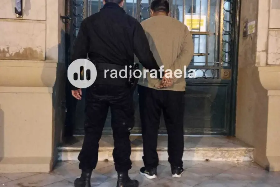 Rompió con una orden de alejamineto 