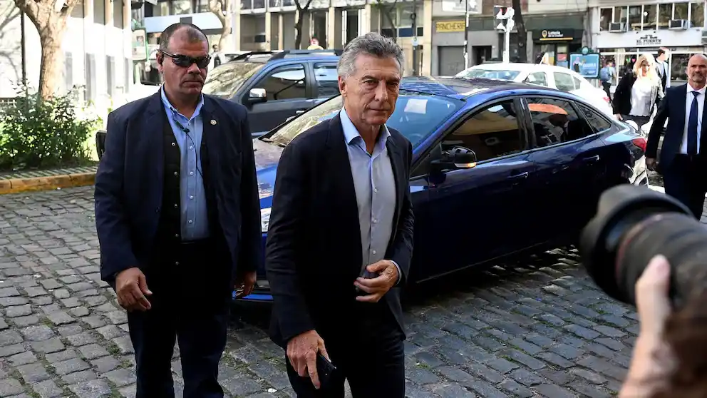 Mauricio Macri llega a la sede partidaria del PRO (RS Fotos)