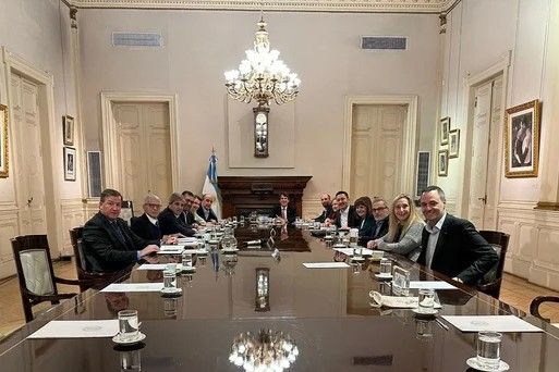 Milei reúne a su Gabinete y busca formular una negociación con los gobernadores