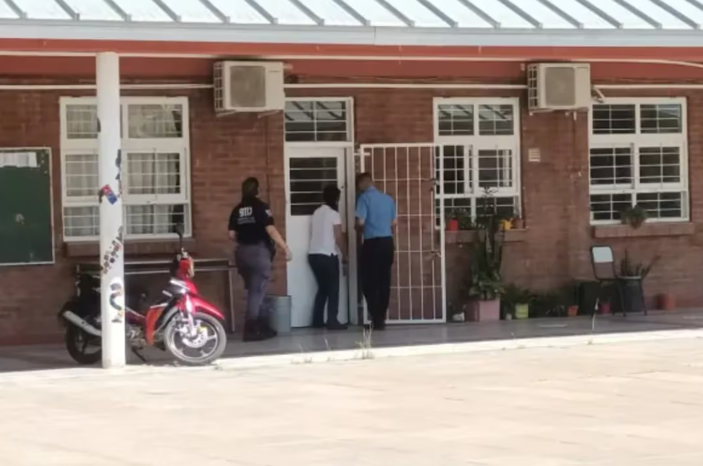 Ladrones entraron a robar en la ENS N° 75 "Julio Cortázar" de Resistencia, en plena clase (Foto: gentileza Diario Chaco)