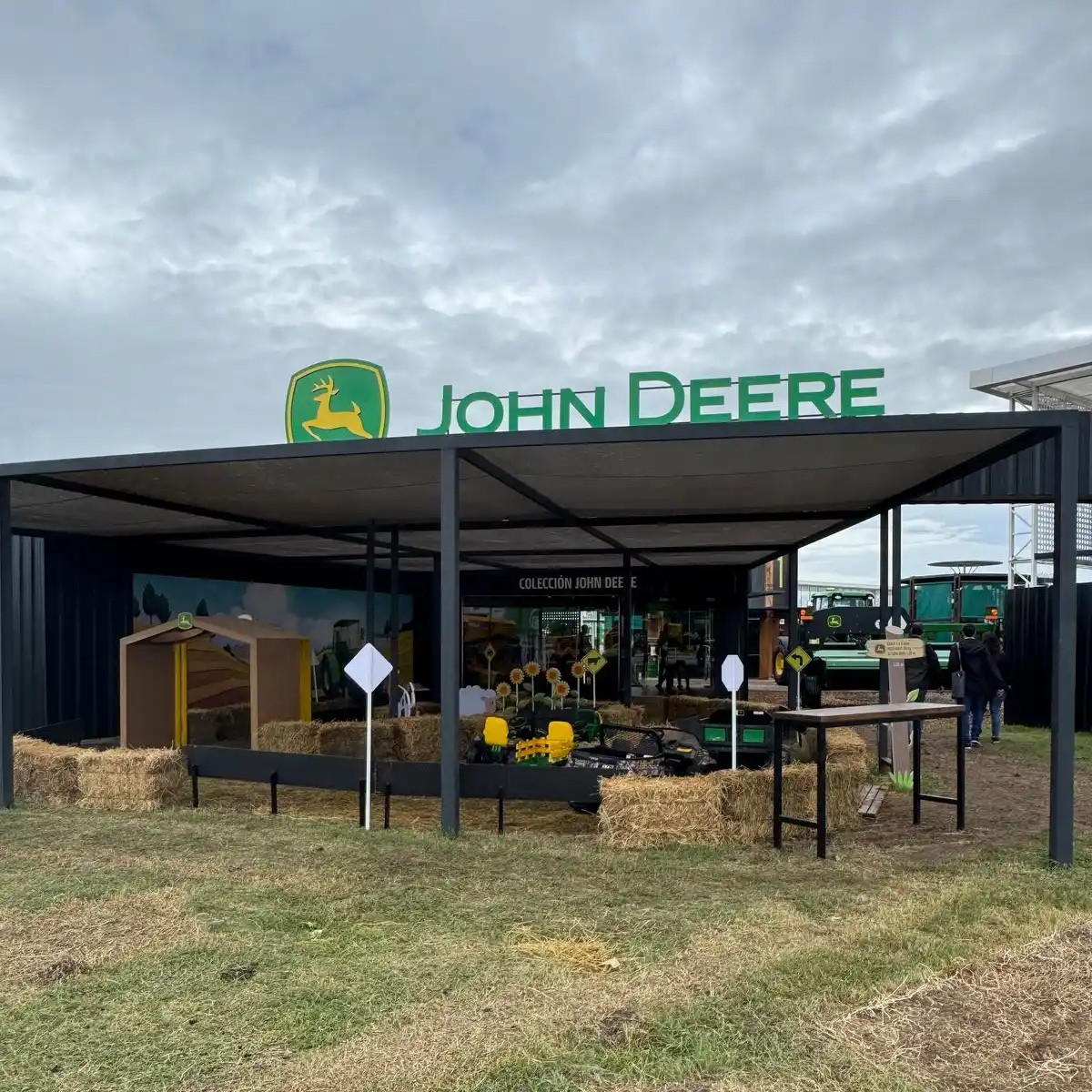Ceres Tolvas John Deere dice presente en Expoagro 2026