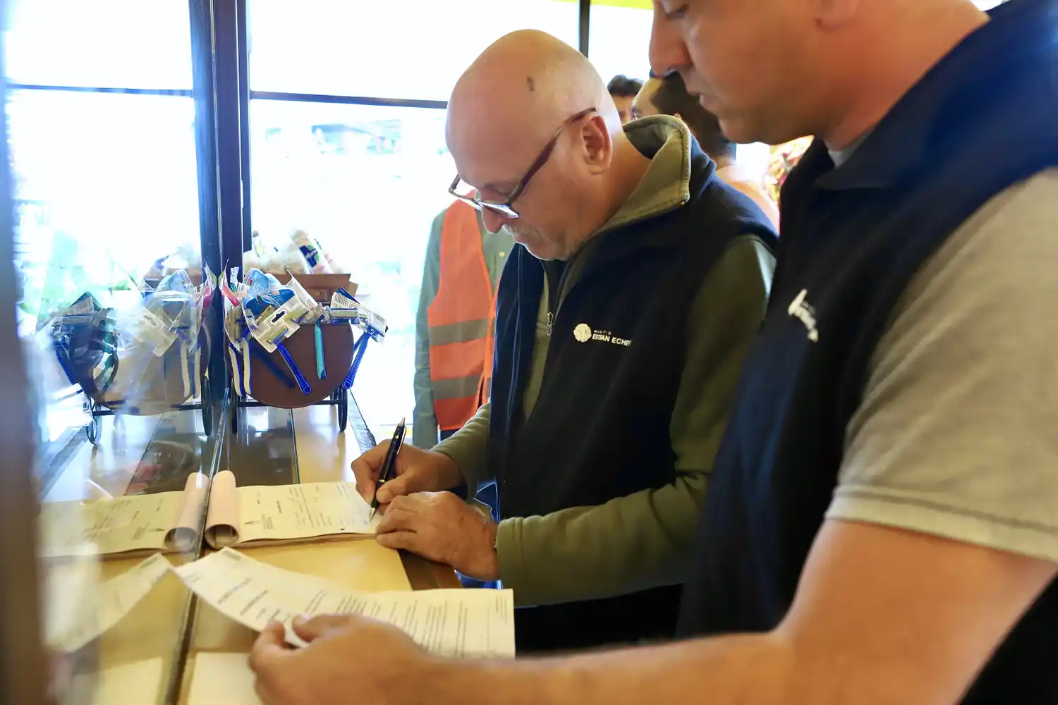 Monte Grande: Clausuran supermercado chino por vender alcohol en gel con sobreprecio