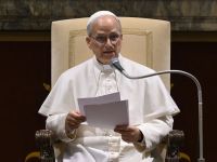El papa León XIV instó a los gobiernos a invertir en la familia