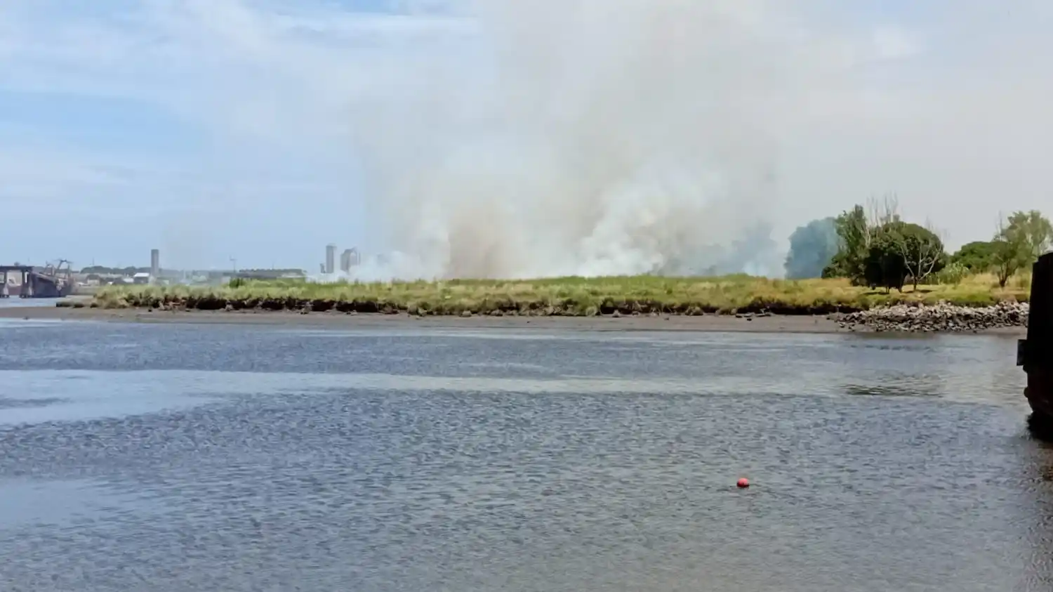 Los bomberos no dan abasto con la cantidad de incendios en Necochea