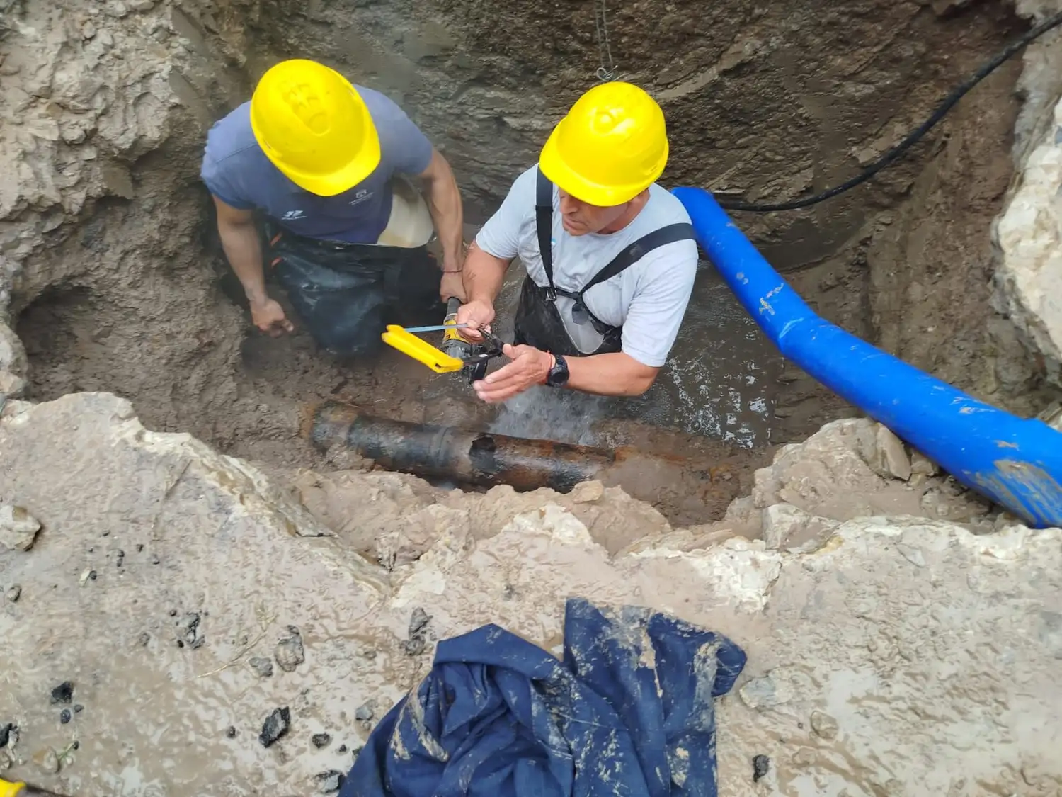 Solucionaron la rotura del caño de agua en el centro y se normalizó el servicio