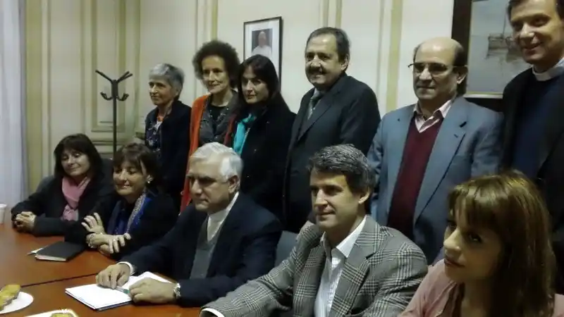 La oposición e Iglesia elevaron un reclamo al Estado nacional