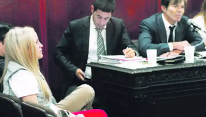 Burlando: "esperamos que los abrace la muerte detrás de las rejas"