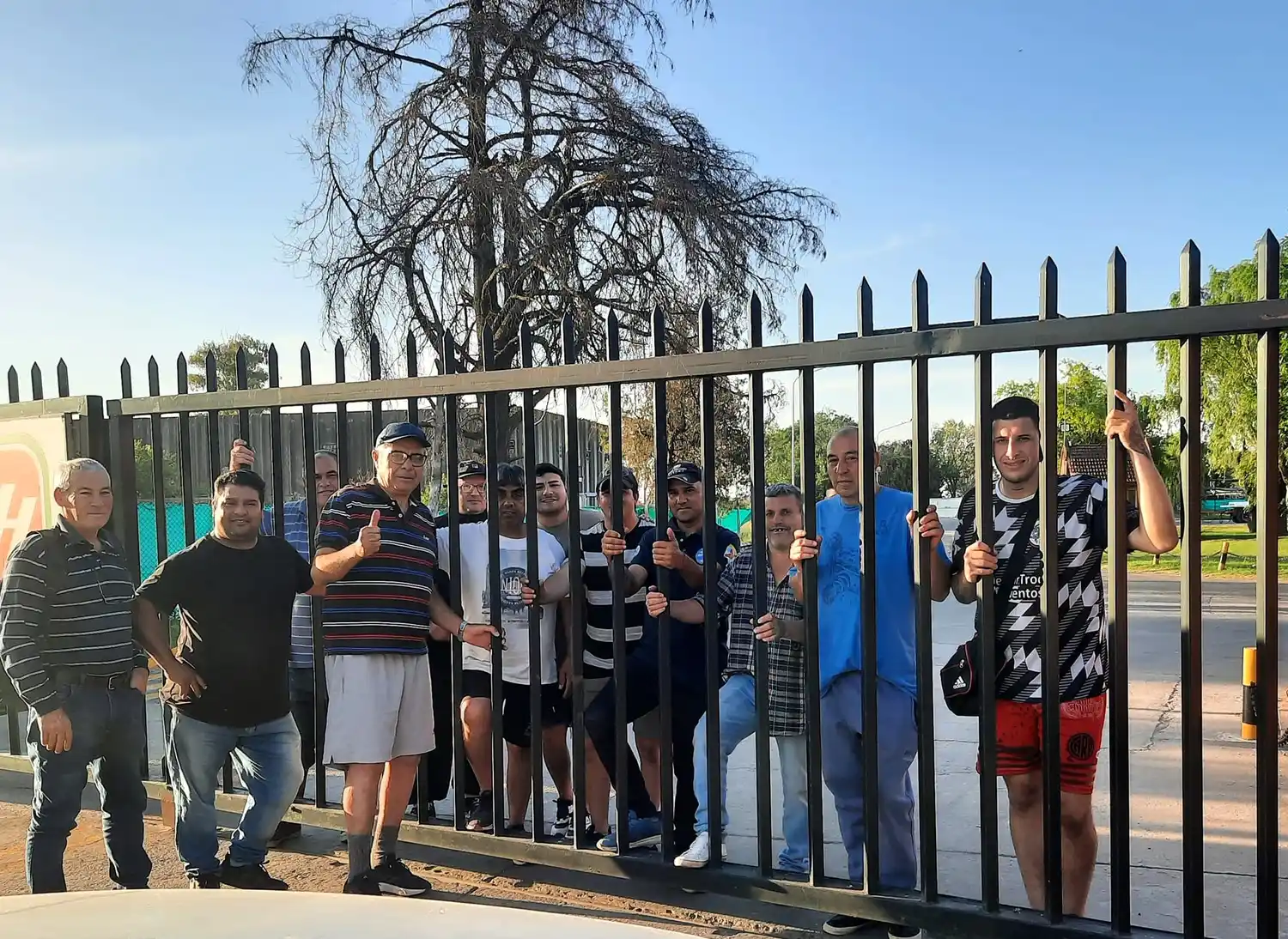 Trabajadores en la protesta en el Frigorífico